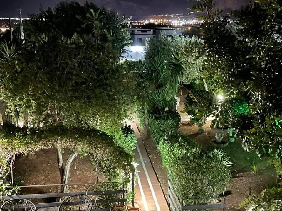 Grotta Dei Puntali B&B Carini Italië