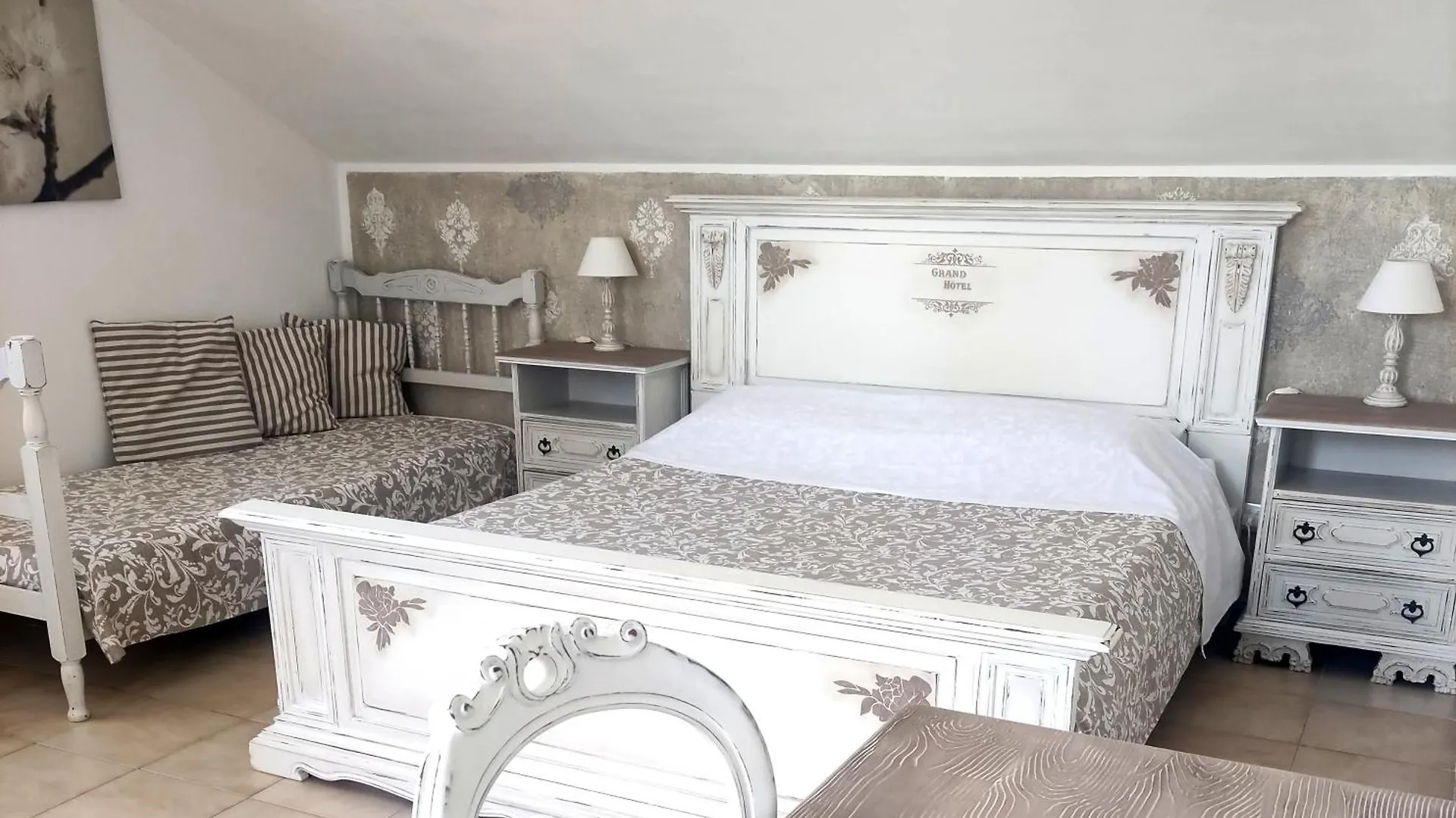 Grotta Dei Puntali B&B Carini Italy